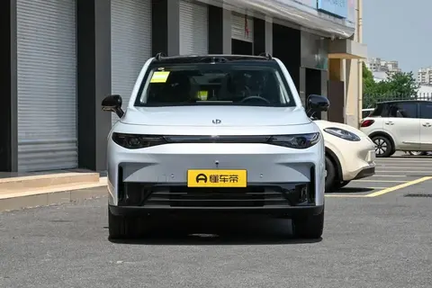 全系激光雷达，“冰箱、彩电、大沙发”全有！2026款零跑C16,值吗