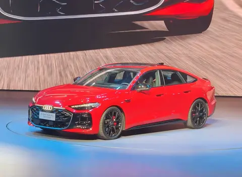 限时价25.99万起，上汽奥迪A5L价格还没到位？2.0T家用够了